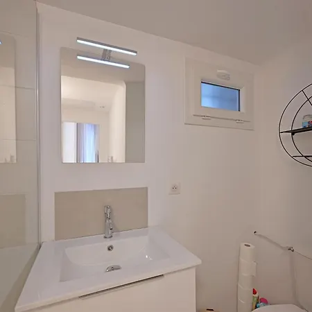 Apartment Lena - Proche Theatres Et Place Des Corps Saints - Wi-fi *